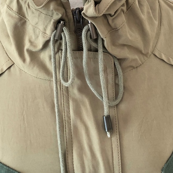 Meet your Posher, Janelle - Picture 5 of 8